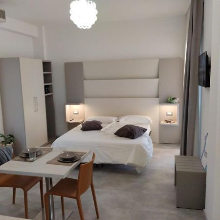 Hotel Abel & Residence チェゼナーティコ エクステリア 写真