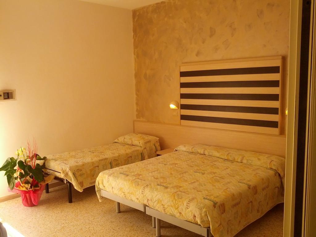 Hotel Abel & Residence チェゼナーティコ 部屋 写真